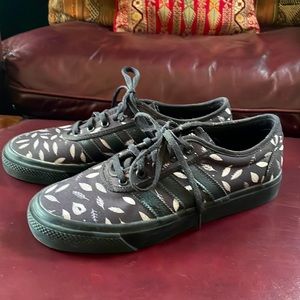Black and Grey Adidas Leaf Print HVW8 Sneakers